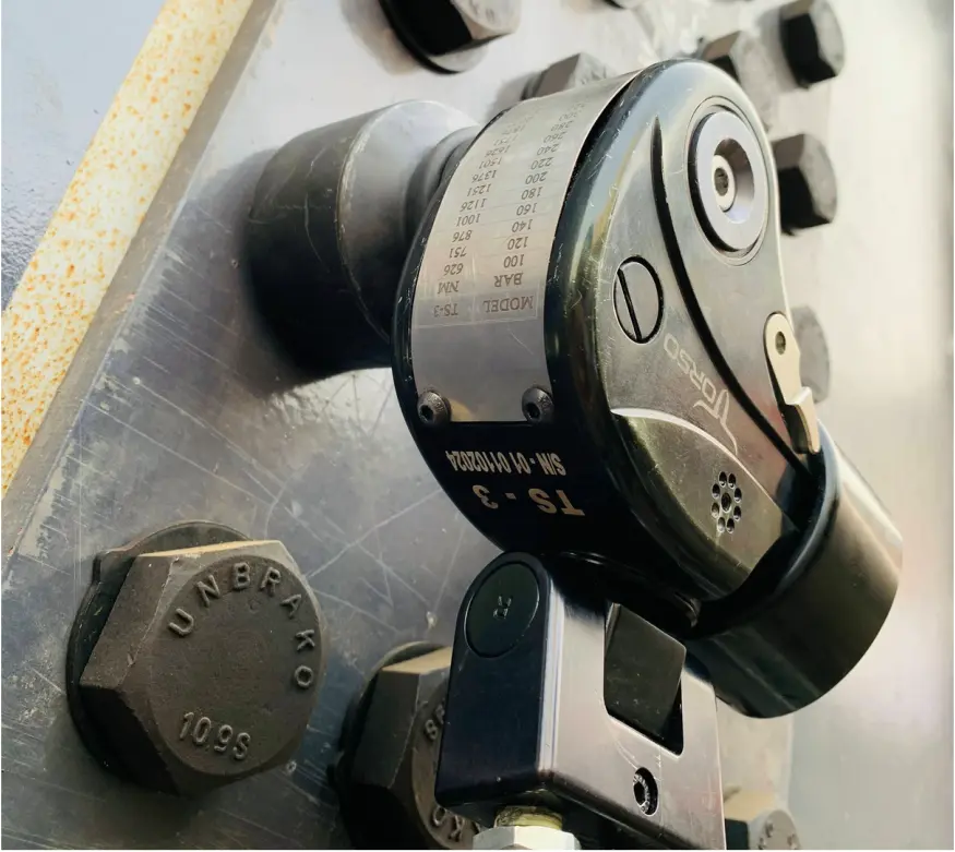 Bolt-Torquing-2.webp